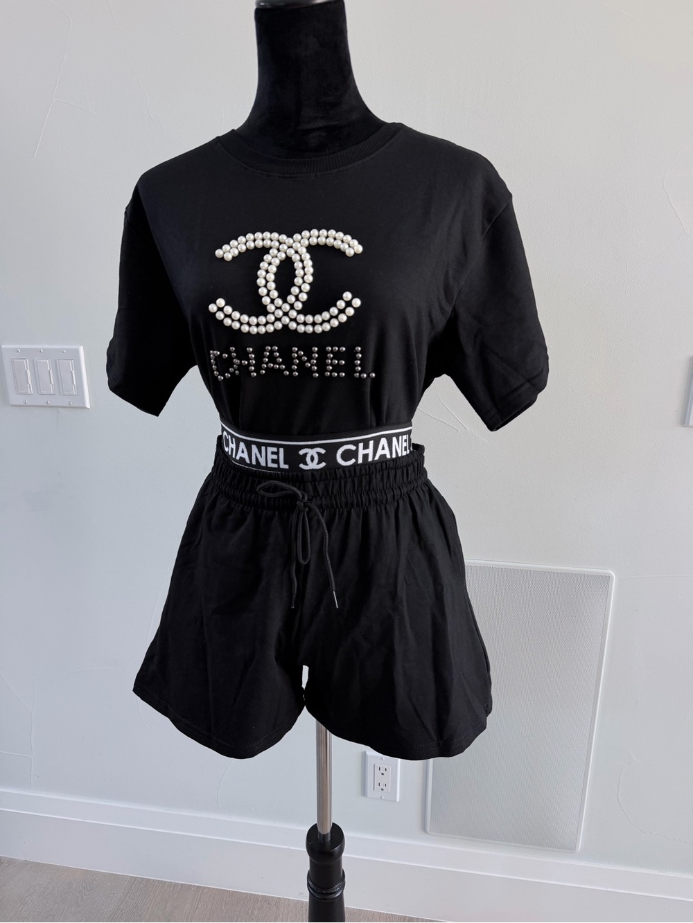Chanel Black Pearl Logo Women’s Shorts Set size S/M - Picture 5 of 13